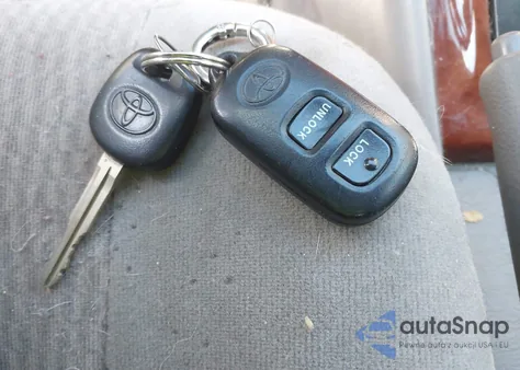 2005 Toyota Corolla Le z USA, uszkodzony, nr VIN 2T1BR32E15C366989